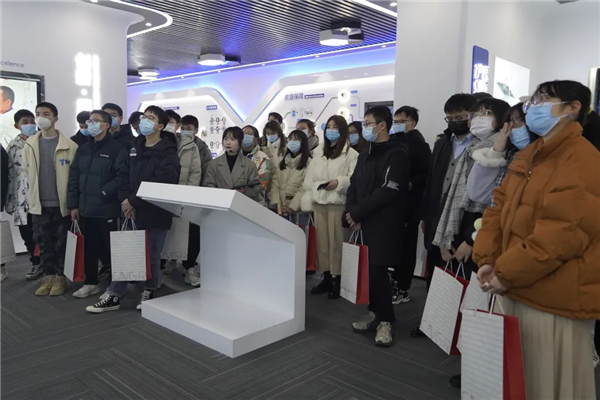 “与宁相约，筑梦青春”丨百名宁乡籍双一流高校学子参访中部产业基地